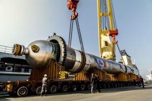 قطع برق بعضى از مناطق مسجدسلیمان به علت حمل تجهیزات فوق سنگین شرکت صنایع پتروشیمى مسجدسلیمان