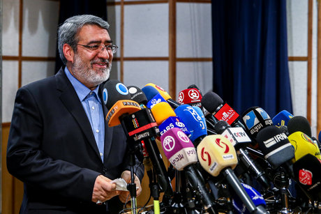 رییس جمهور ۲ بار در تماس مستقیم با من به لغو پخش زنده مناظره‌ها اعتراض کرد