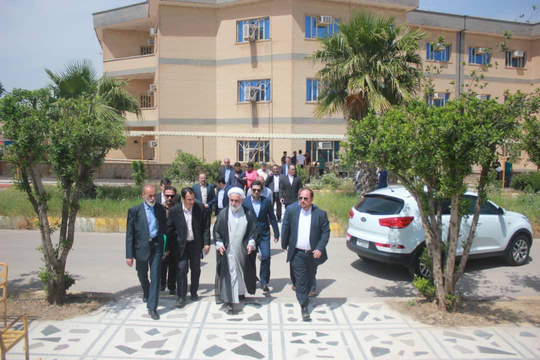 سرپرست فرمانداری مسجدسلیمان با حضور در دانشگاه آزاد واحد مسجدسلیمان به اتفاق هیات رئیسه این دانشگاه از بخش‌ها و مجموعه‌های مختلف این واحد دانشگاهی بازدید بعمل آورد