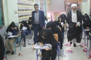 سرپرست فرمانداری و ریاست آموزش و پرورش از نزدیک نحوه برگزاری آزمون کنکور سراسری را مورد بررسی قرار دادند