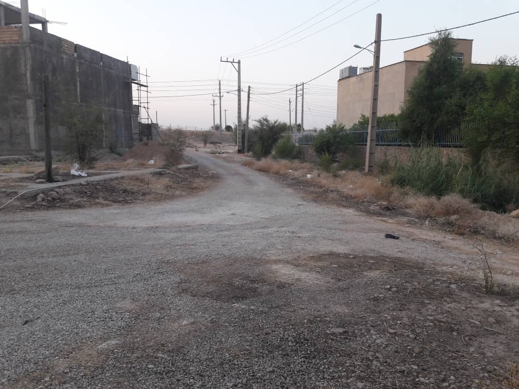 شهرک‌ برق بعد از ۱۰ سال مسکونی شدن ، کماکان از امکانات اولیه بی بهره است