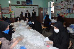 بازدید دکتر علیرضا ورناصری از کارگاه تولید ماسک قرارگاه امیرالمومنین(ع)