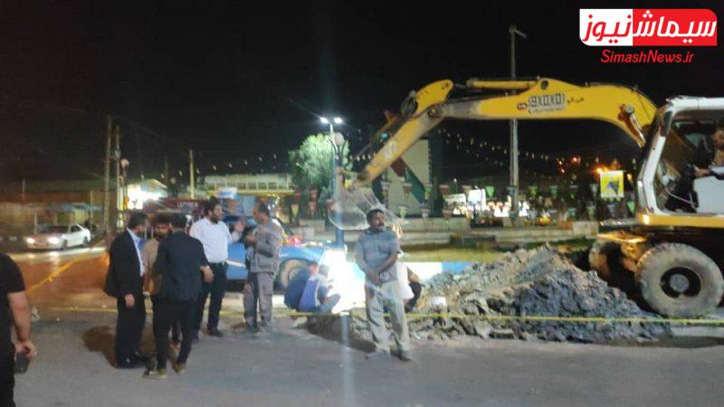 حضور شبانه فرماندار مسجدسلیمان در عملیات رفع شکستگی لوله اصلی در میدان نفتون شهرستان