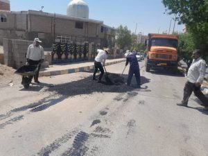 عملیات لکه گیری آسفالت مناطق مختلف شهر ادامه دارد