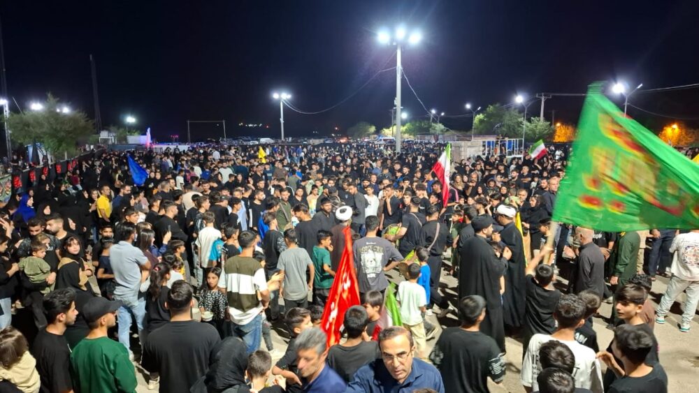 هم‌نوایی شهردار مسجدسلیمان با عزاداران در شام غریبان سیدالشهدا(ع)