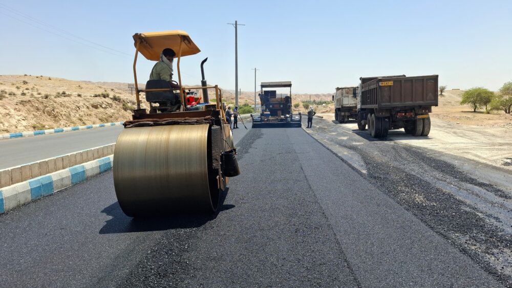 شتاب در تکمیل تعریض جاده گلف با وجود گرمای طاقت‌فرسا