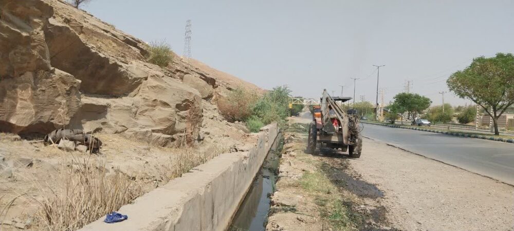 لایروبی محور اصلی نفتک به ریل‌وی به همت شهرداری مسجدسلیمان