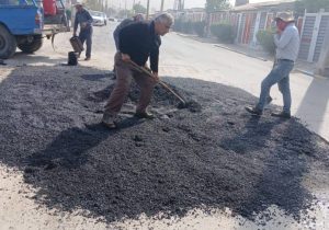 تداوم عملیات لکه‌گیری آسفالت در مناطق هشت‌بنگله، نفتون و دره اشکفت