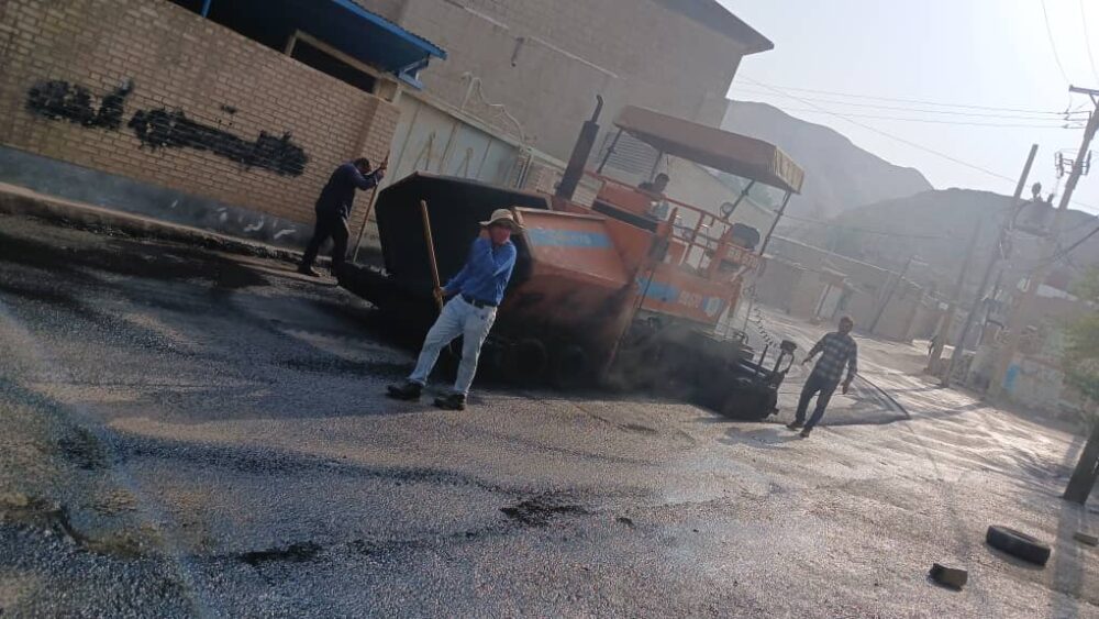 بهسازی و آسفالت معابر اطراف مسجد جامع منطقه نمره یک توسط شهرداری مسجدسلیمان