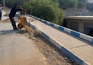 زیرسازی نوار حفاری مسیرهای شیخ مندنی و نفتک انجام شد