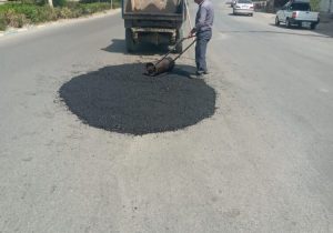 عملیات لکه‌گیری معابر اصلی سطح شهر مسجدسلیمان آغاز شد