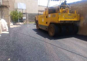 آسفالت ورودی مدرسه امام علی و مسیر مسجد راکی‌ها در جریان است