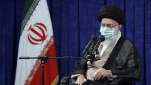 ایجاد خط فاصل برجسته بین تحقّق اسلام و نظام اسلامی با نظام سلطه