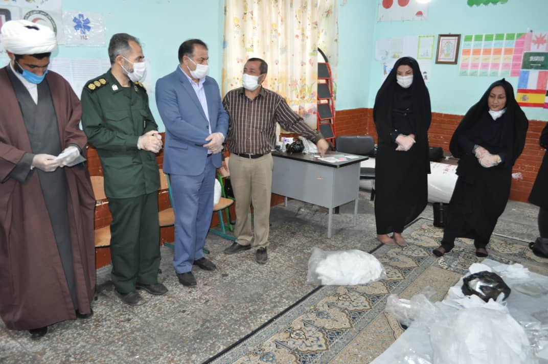 بازدید دکتر پاکدل فرماندار و فرمانده سپاه ناحیه مسجدسلیمان از کارگاه تولید ماسک بهداشتی شهرستان