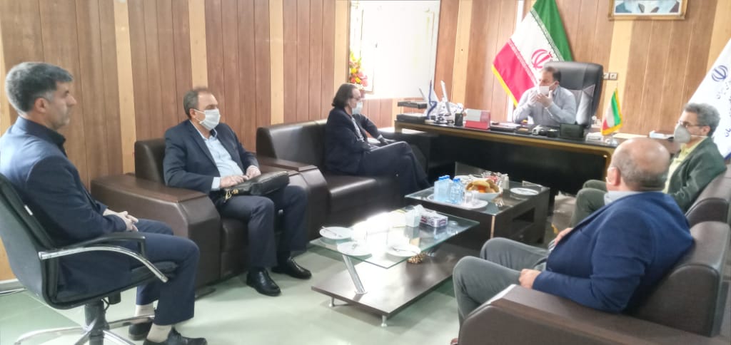 دیدار دکتر پاکدل با مدیرعامل و جمعی از پرسنل کارخانه سیمان کارون